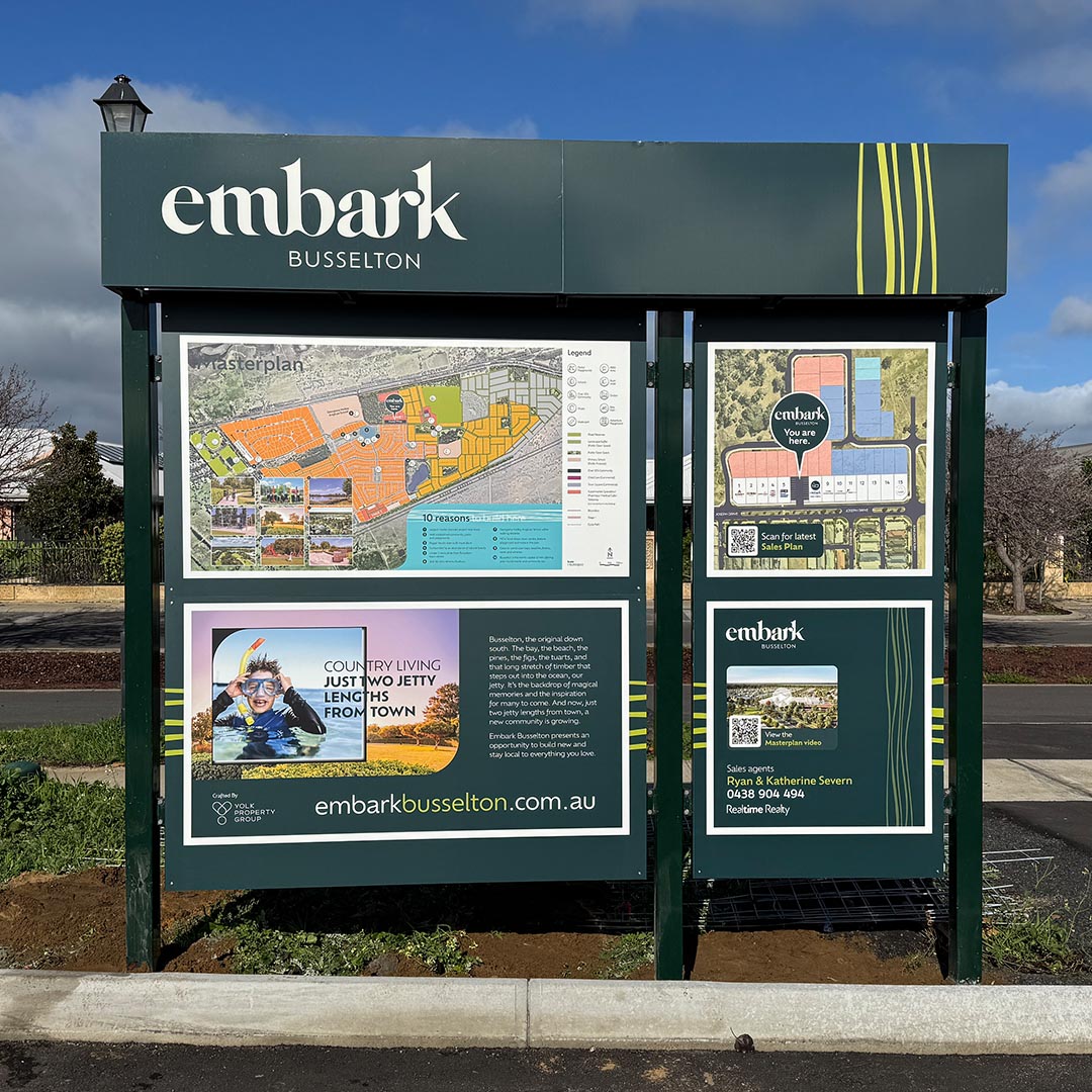 Real Stage Signage_0000s_0005_Embark Noticeboard
